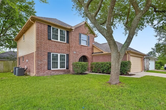 2018 Village Ct Ln in Rosenberg, TX - Building Photo - Building Photo