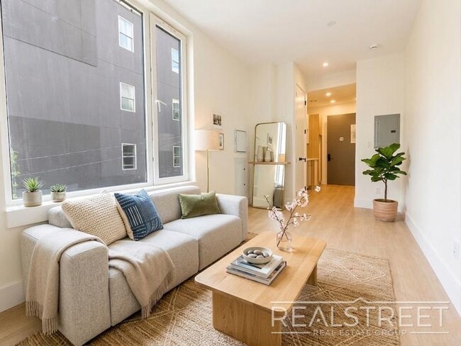 Rogers Avenue, Unit 2C in Brooklyn, NY - Building Photo - Building Photo