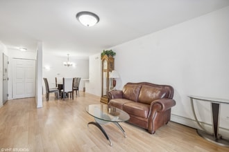 931 Jonathan Ct in Prospect Heights, IL - Foto de edificio - Building Photo