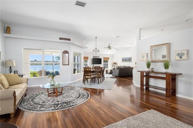 property at 935 Southlakes Way SW