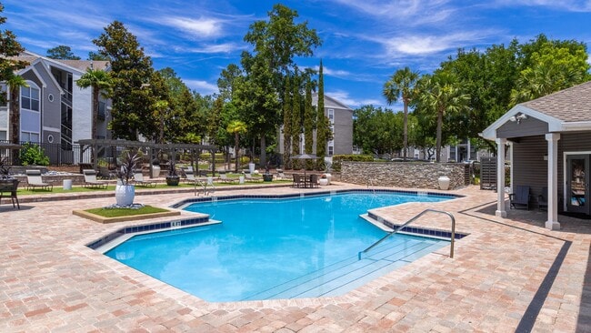 The Oasis at 1800 in Tallahassee, FL - Building Photo - Building Photo