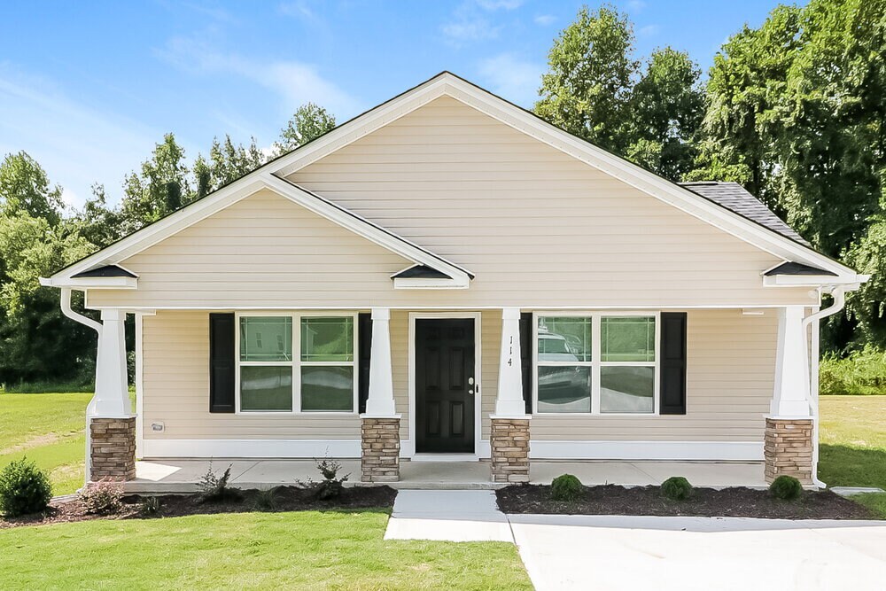 114 Winter Red Wy in Benson, NC - Building Photo