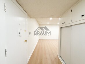 5252 Hermitage Ave in Los Angeles, CA - Foto de edificio - Building Photo