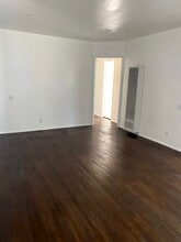 6609 1/2 Brynhurst Ave, Unit 6609.5 in Los Angeles, CA - Building Photo - Building Photo