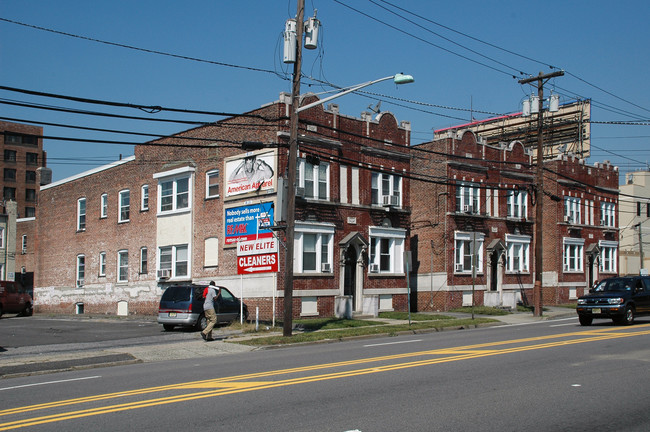 411-417 River St in Hackensack, NJ - Foto de edificio - Building Photo