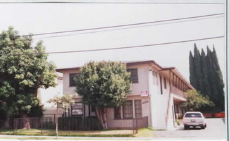 10306 State St in Lynwood, CA - Building Photo