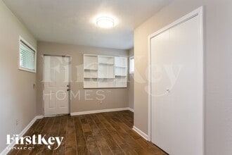 2505 Texas Ave, Unit 137 in Dickinson, TX - Foto de edificio - Building Photo