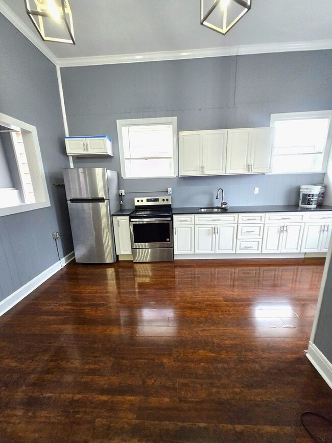 property at 8 St John St