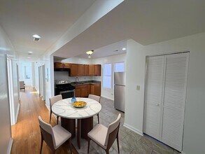 1322 W 57th St, Unit 2 in Chicago, IL - Building Photo - Building Photo