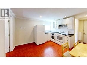 9140 Chapmond Crescent in Richmond, BC - Building Photo - Building Photo