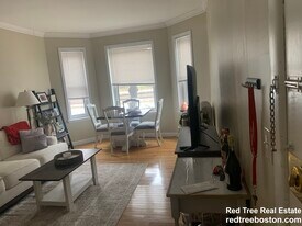 1706 Commonwealth Ave in Boston, MA - Building Photo