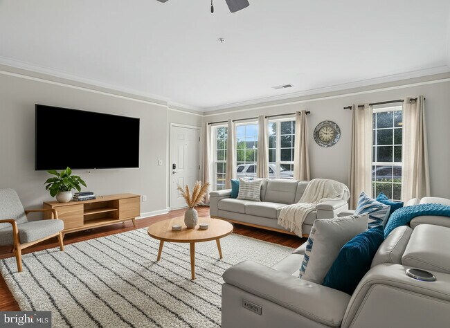 15240 Torbay Way in Woodbridge, VA - Foto de edificio - Building Photo