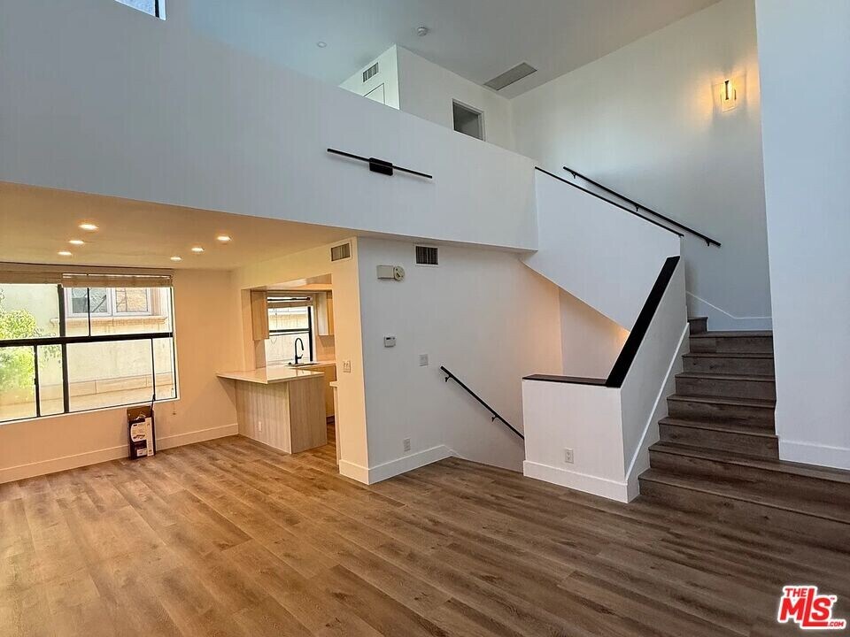 1600 Camden Ave in Los Angeles, CA - Building Photo