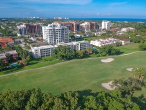 300 E Royal Palm Rd in Boca Raton, FL - Building Photo - Building Photo