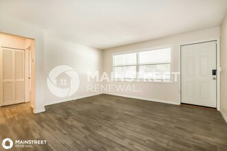 1345 Mary L Rd-Unit -402 B in Clearwater, FL - Foto de edificio - Building Photo