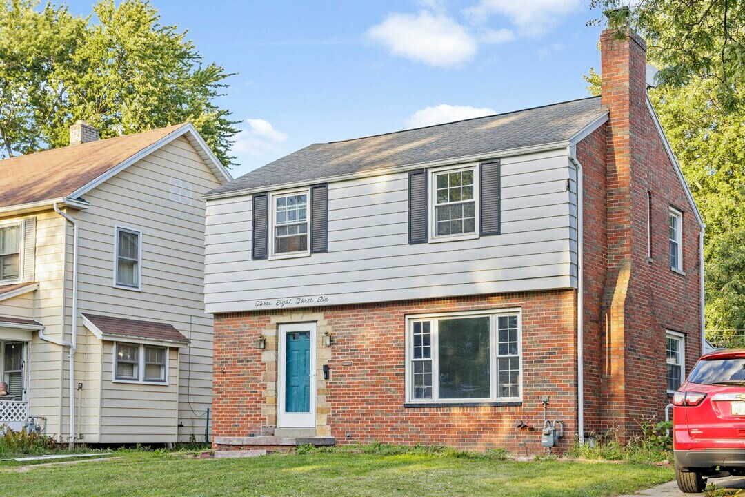 3836 Woodmont Rd in Toledo, OH - Building Photo