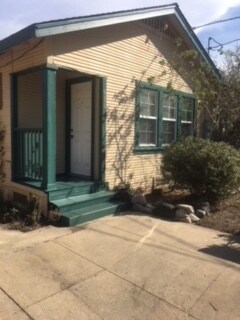 916 Sinex Ave in Pacific Grove, CA - Building Photo