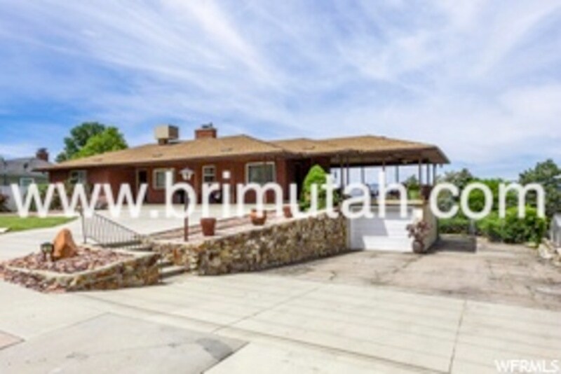 7444 S 2300 E in Cottonwood Heights, UT - Building Photo