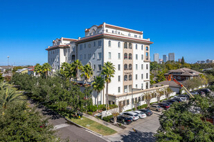 Valencia Old Hyde Park Apartments