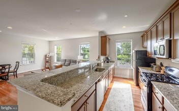 310 Katie Ln in Perkasie, PA - Foto de edificio - Building Photo