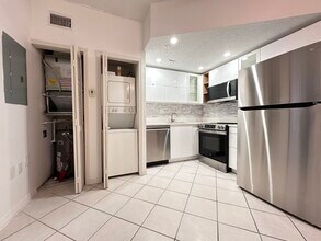 3051 SW 27th Ave in Miami, FL - Building Photo - Building Photo