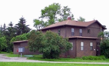 1049 Danby Rd, Unit A2 in Ithaca, NY - Building Photo - Building Photo
