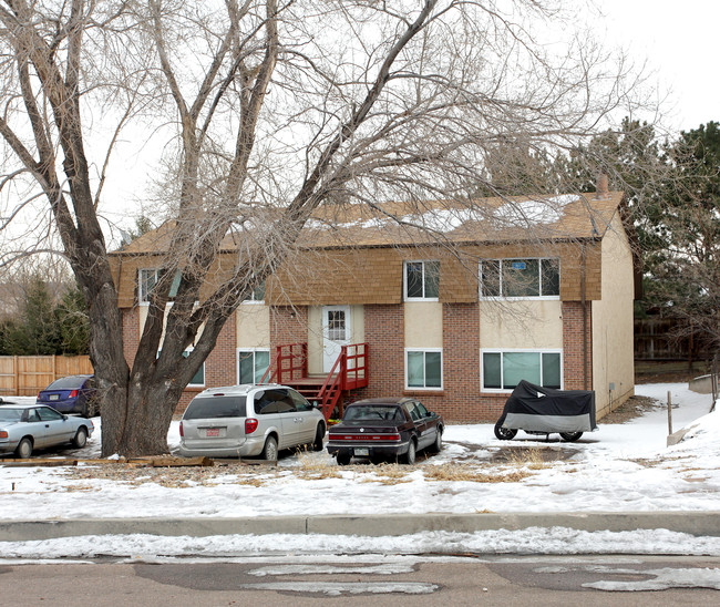 3955 Stonedike Dr in Colorado Springs, CO - Foto de edificio - Building Photo