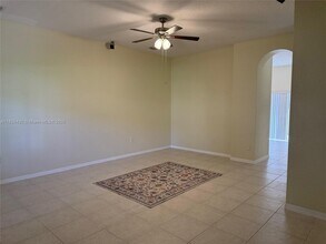 1945 SE 24th Ave in Homestead, FL - Building Photo - Building Photo