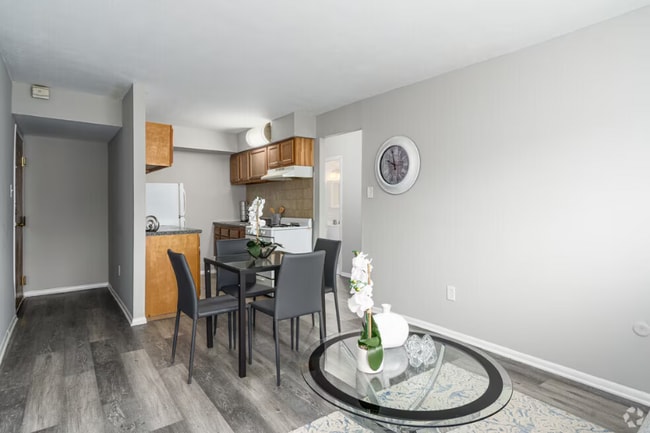 630 W Fisher Ave in Philadelphia, PA - Building Photo - Building Photo