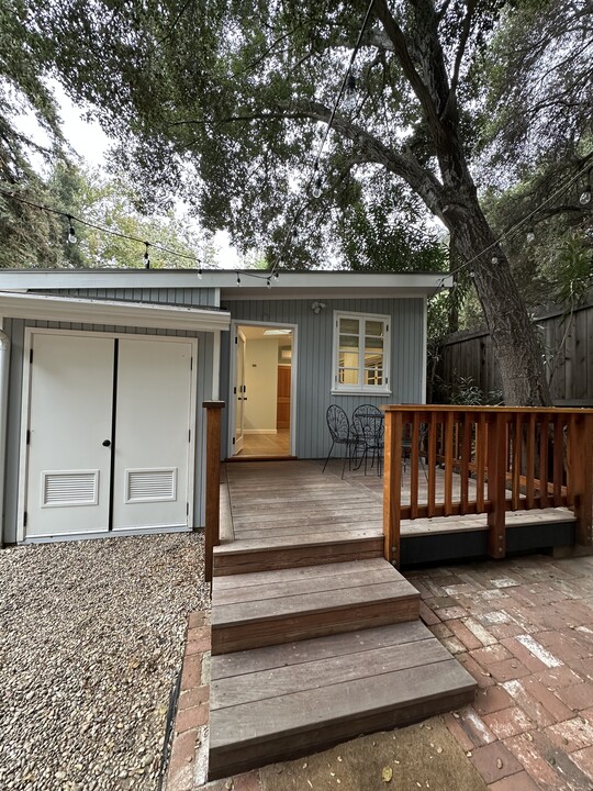 1286 Old Topanga Canyon Rd in Topanga, CA - Building Photo