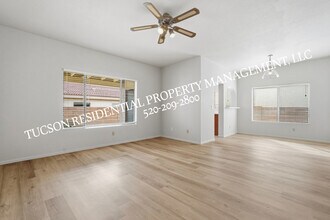 701 W Oakley Pl in Tucson, AZ - Building Photo - Building Photo