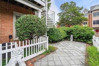 65 Independence Way in Jersey City, NJ - Building Photo - Building Photo