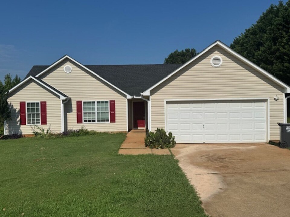 4 Hastings Ct in Lagrange, GA - Building Photo