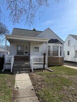 23018 Normandy Ave in Eastpointe, MI - Building Photo