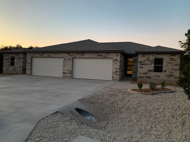 21414 Santa Carlo Ave, Unit Apt A in Lago Vista, TX - Building Photo - Building Photo