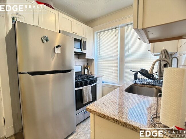 24 Wallingford Rd, Unit 3 in Boston, MA - Building Photo - Building Photo