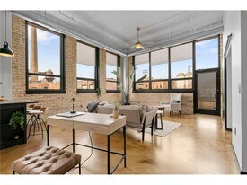 1701 NE Madison St in Minneapolis, MN - Building Photo