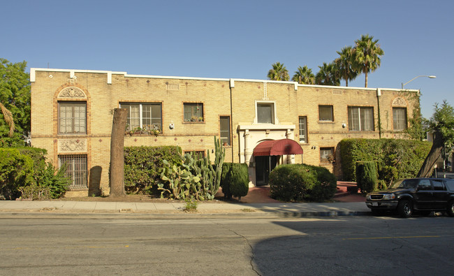 1800 North La Brea Ave in Los Angeles, CA - Building Photo - Building Photo