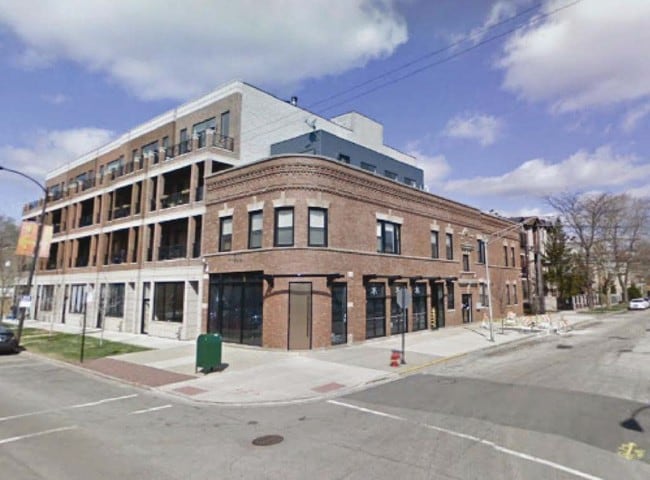 2700 W Chicago Ave