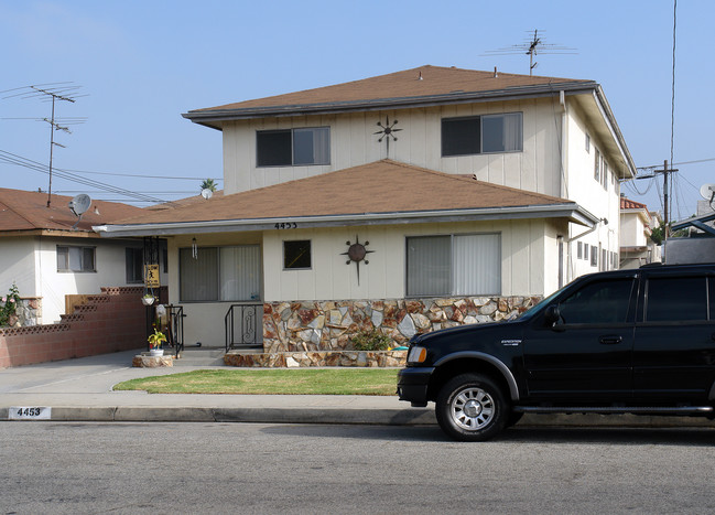 4453 W 131st St in Hawthorne, CA - Building Photo - Building Photo