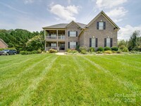 704 Copper Tree Ln in Waxhaw, NC - Foto de edificio - Building Photo