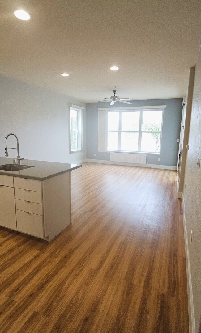 2030 N Pacific Ave-Unit -Unit 237 in Santa Cruz, CA - Building Photo - Building Photo