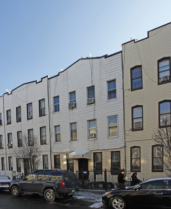 210 Himrod St in Brooklyn, NY - Building Photo