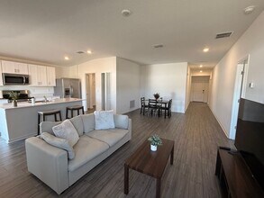 4813 NW 11th St in Ocala, FL - Foto de edificio - Building Photo