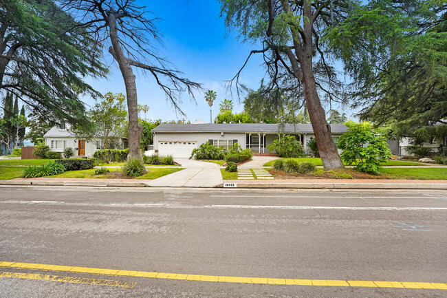 property at 10915 White Oak Ave