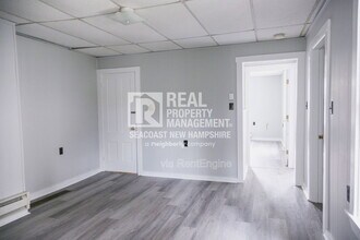 27 Rochester St in Berwick, ME - Building Photo - Building Photo