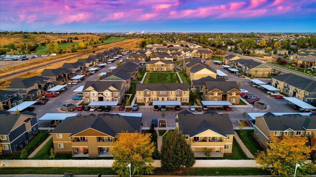 Ridgecrest Apartments in Nampa, ID - Building Photo