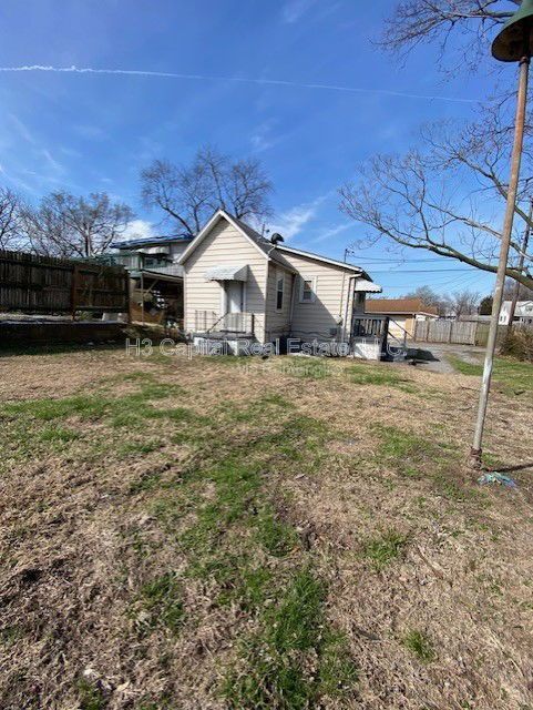 809 Greenwood St in Madison, IL - Building Photo - Building Photo
