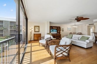 3000 Gulf Shore Blvd N in Naples, FL - Building Photo - Building Photo