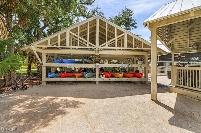 property at 3240 Cottonwood Bend